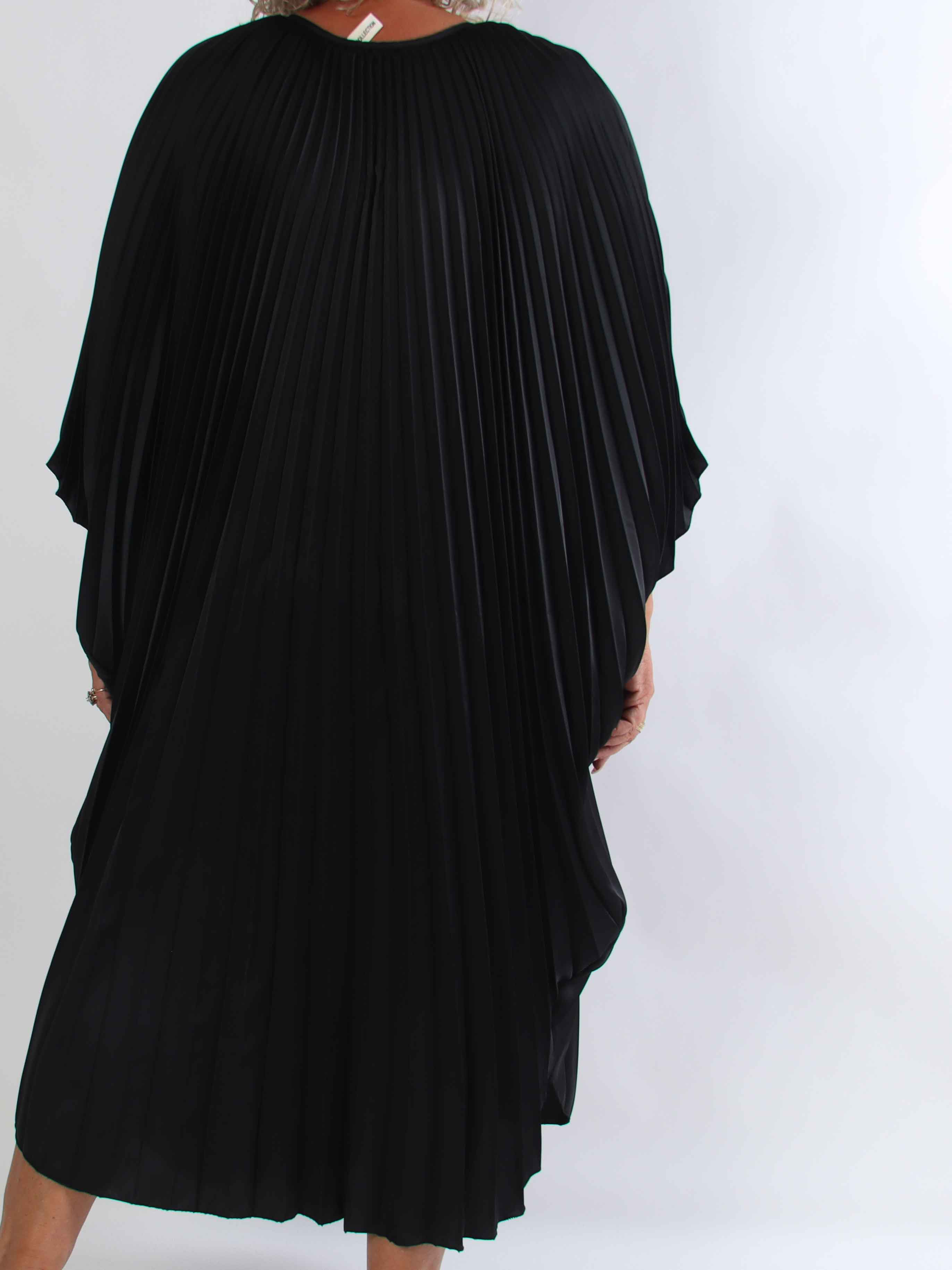 Evita - Elegant plus size tunikakjole i smukt plisseret stof